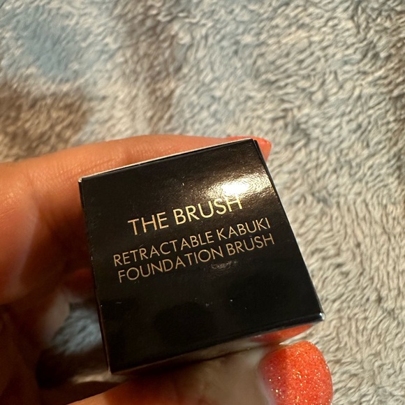 Dolce & Gabbana retractable kabuki brush - Picture 4 of 4